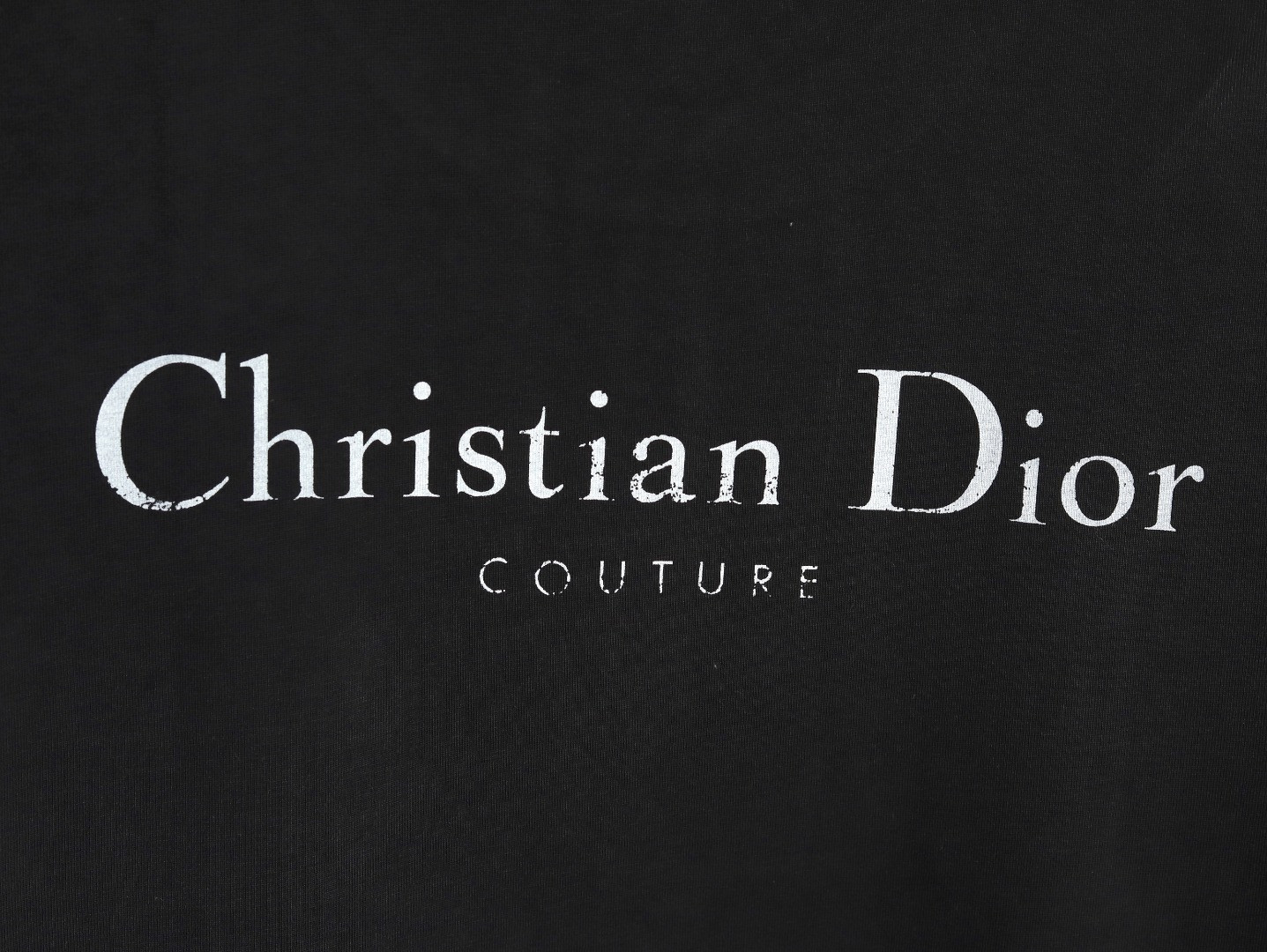 D*or short-sleeved t-shirt