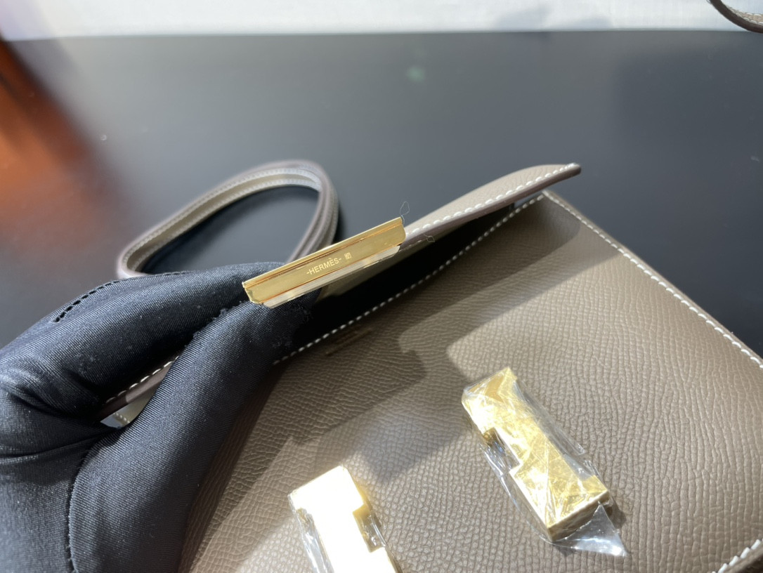H**mes constance 24 epsom  leather gold hardware 9.4"x5.9"x3"