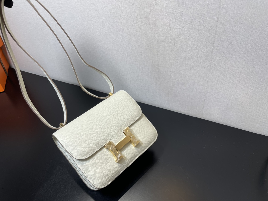 Hermès Constance 19 Epsom Gold Hardware 7.25" x 6.25" x 2.25"