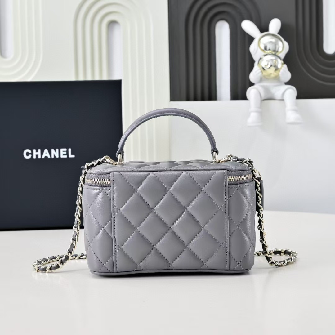 Ch*el long vanity with chain 16.5x10x8cm