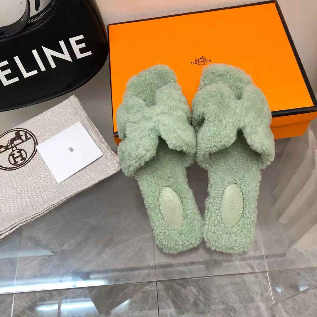 UA Hermès Oran sandal