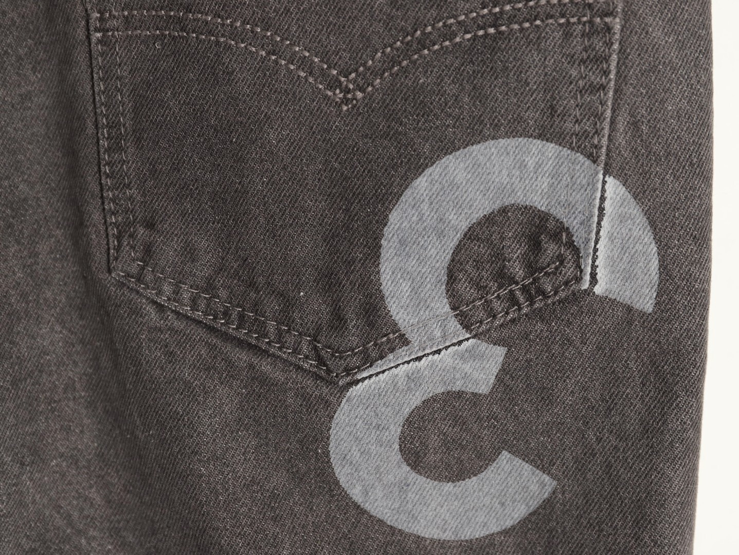 Ch**me He**ts jeans