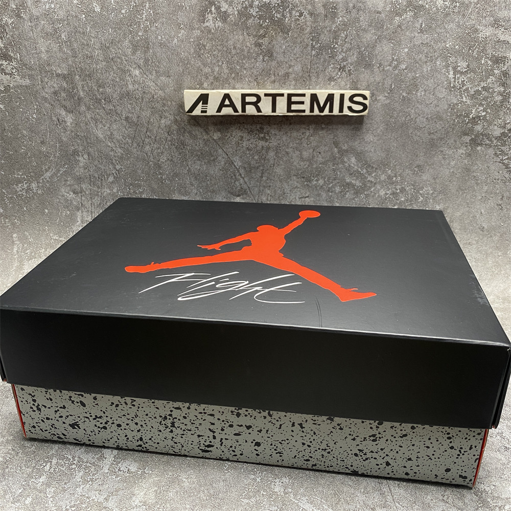 AIR JORDAN 4 RETRO MILITARY BLUE 2024