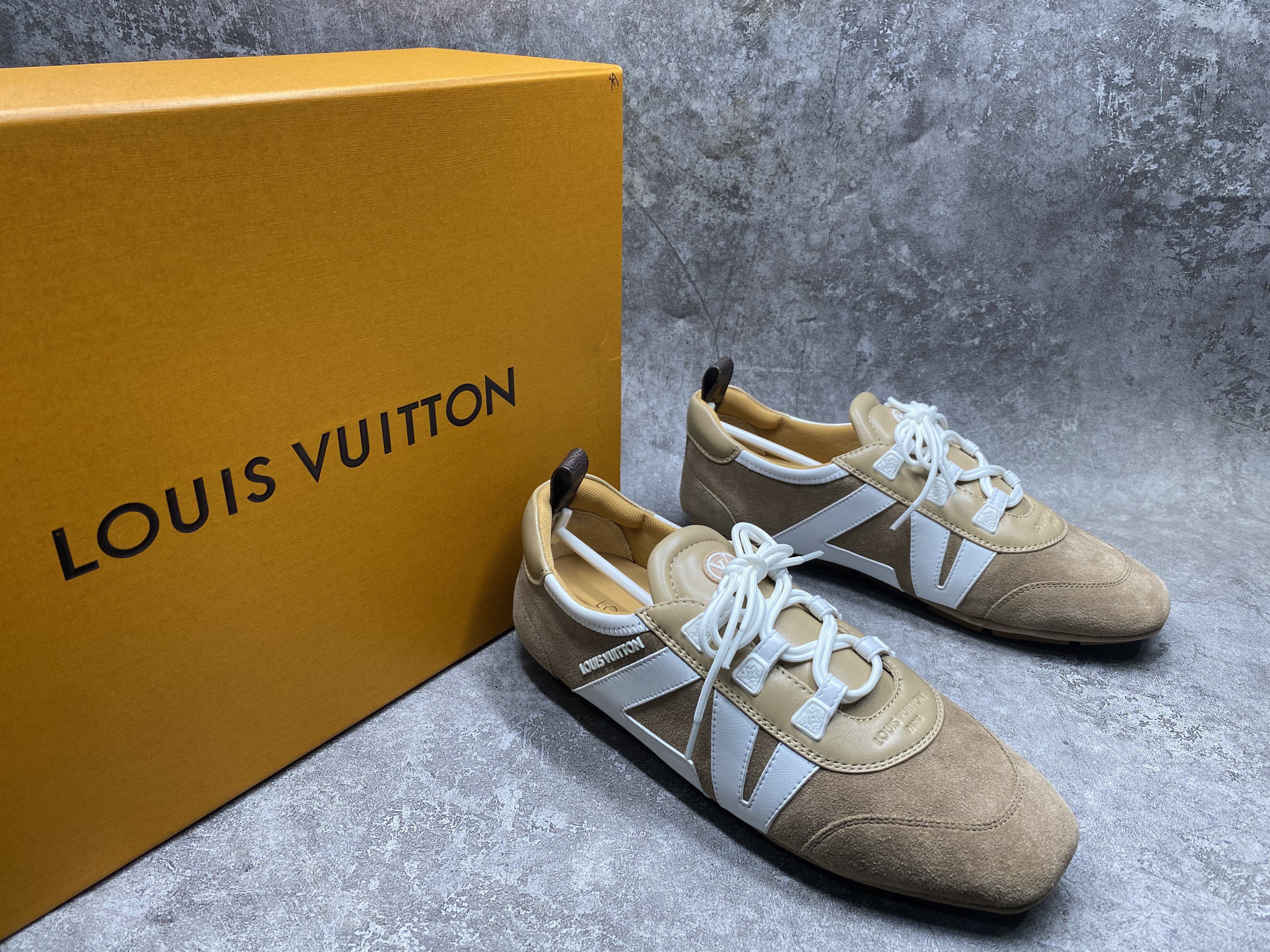 UA LV Sneaker