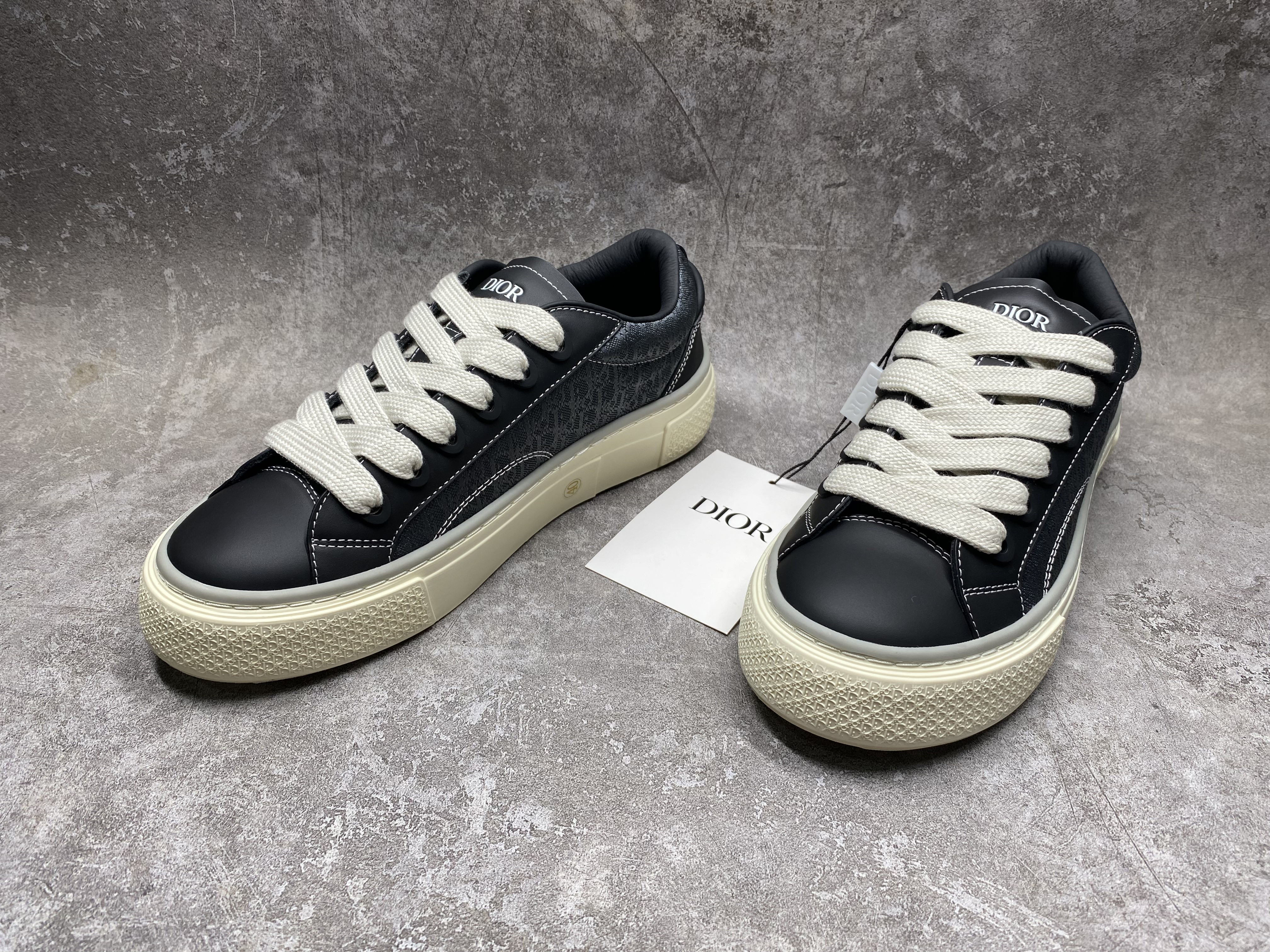 ua D*or b33 sneaker