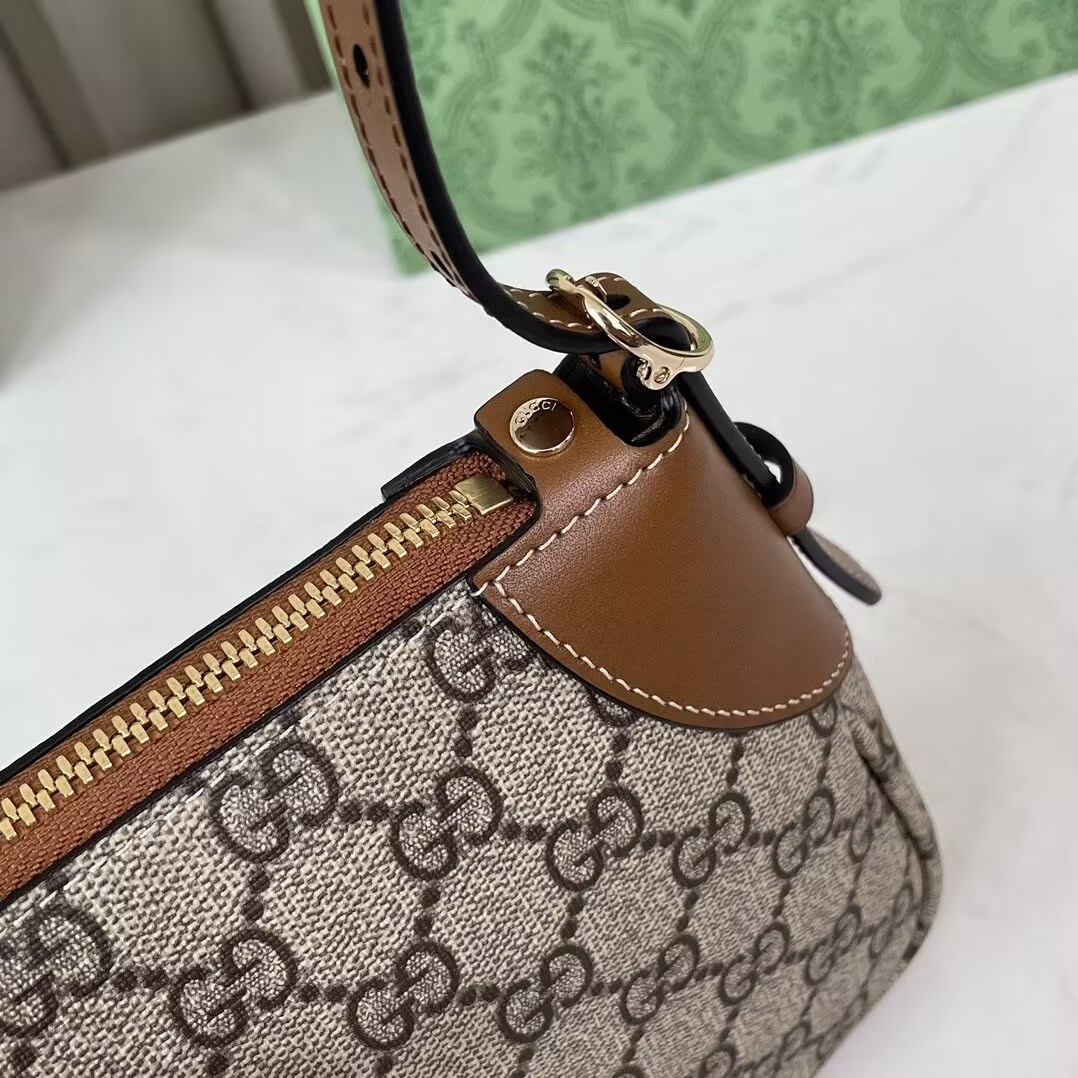 G*u*i gg emblem shoulder bag 24.5x16x16cm
