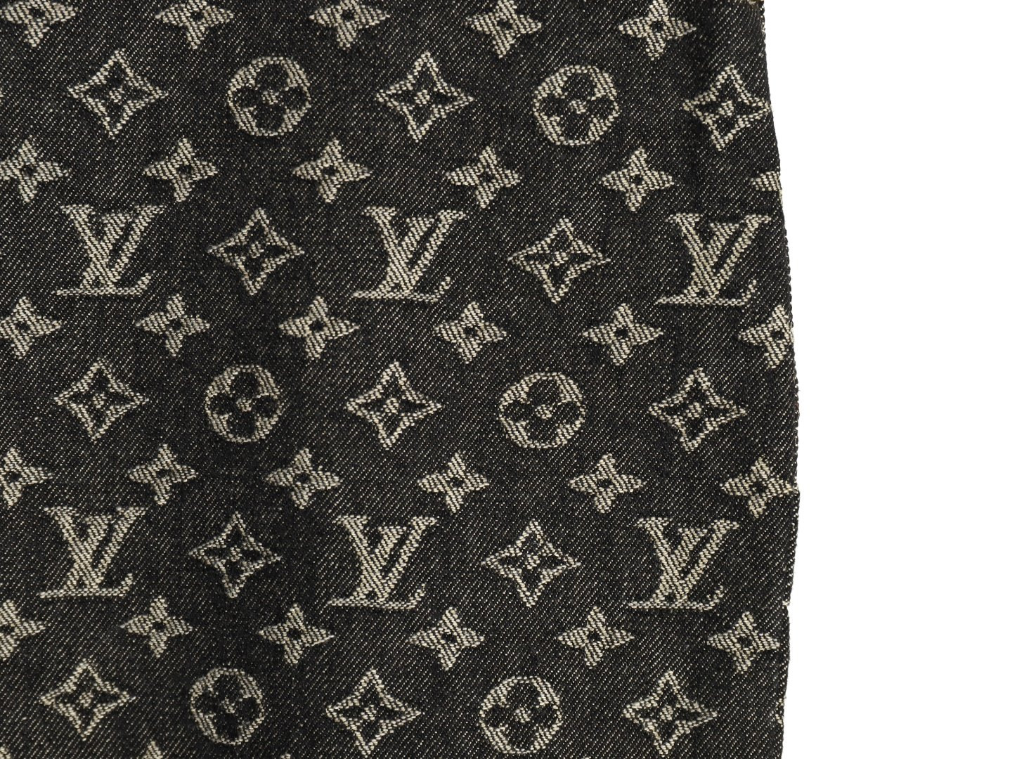 l0*is V*t0n lv shorts