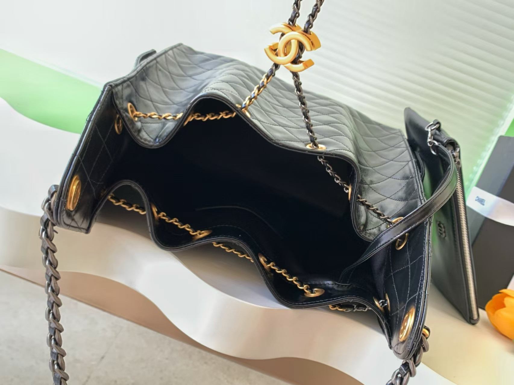 Ch*el 25c bucket bag 40x30x15cm