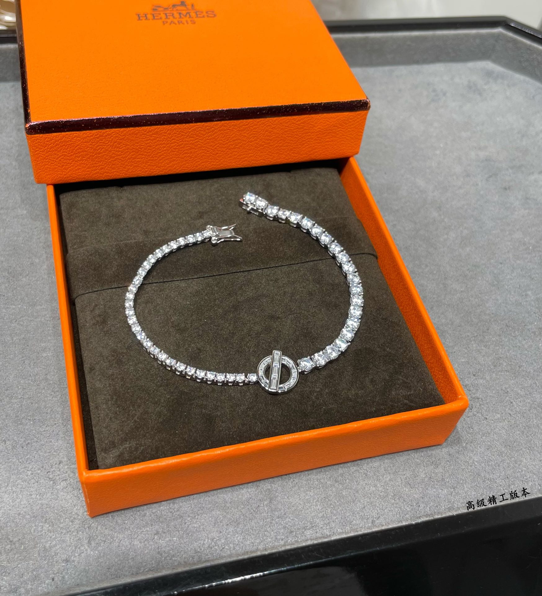 h**mes ot square Di*m*nd bracelet