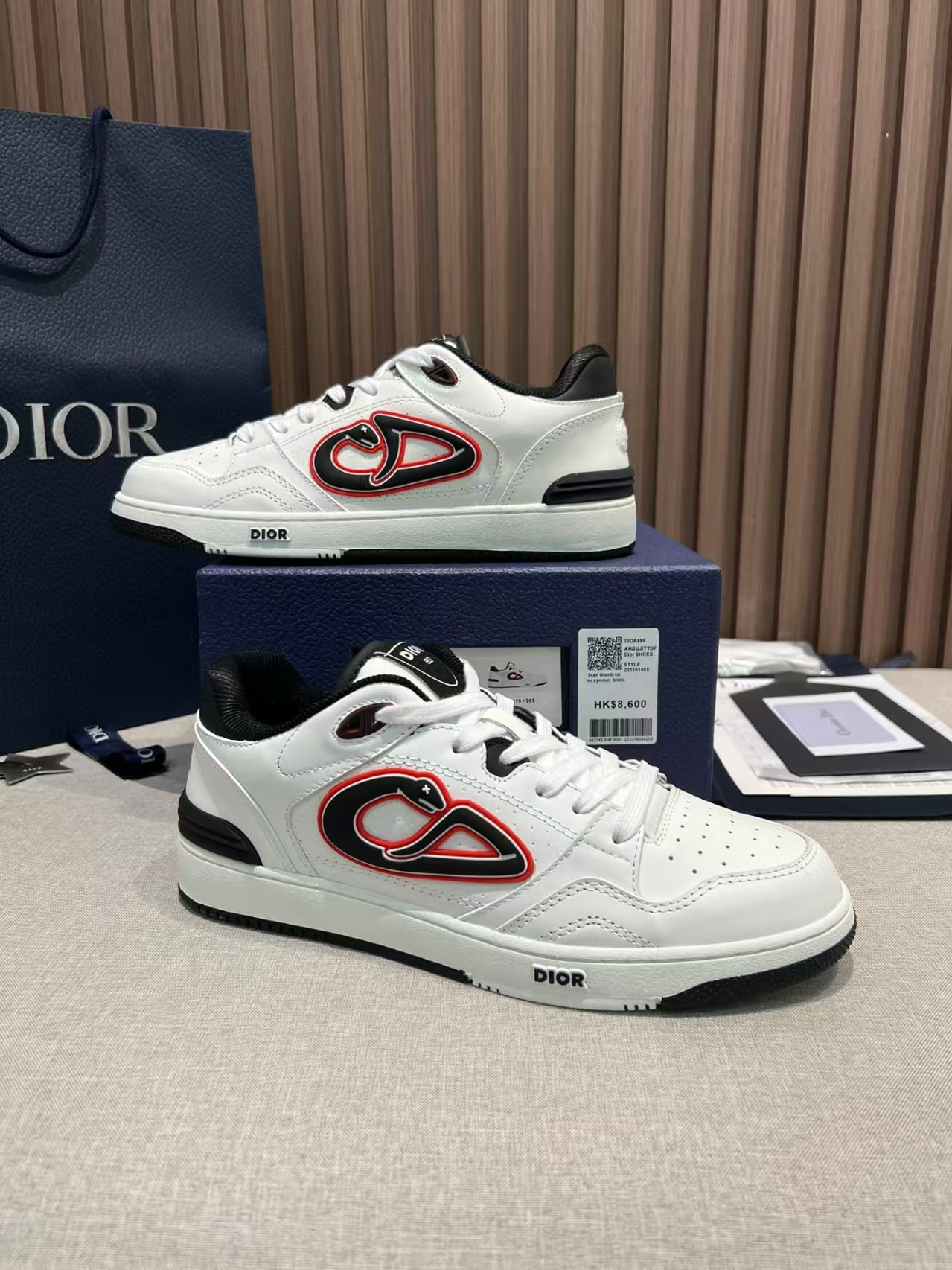 ua D*or sneakers