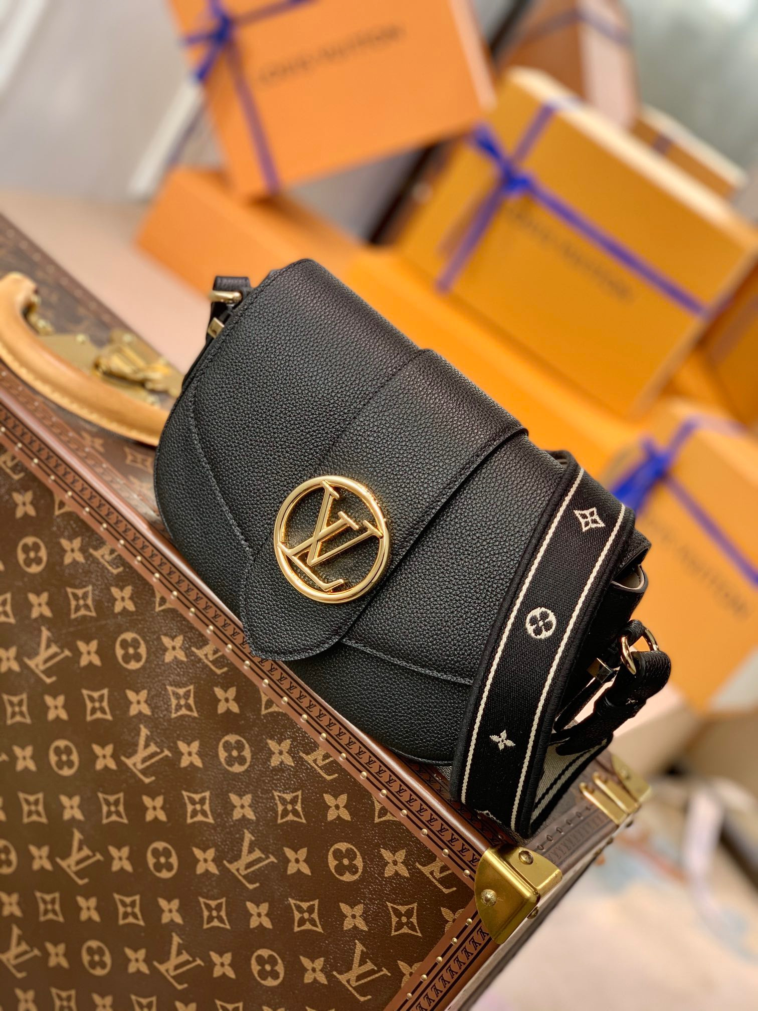 kim kardashian LV PONT 9 SOFT MM M58967