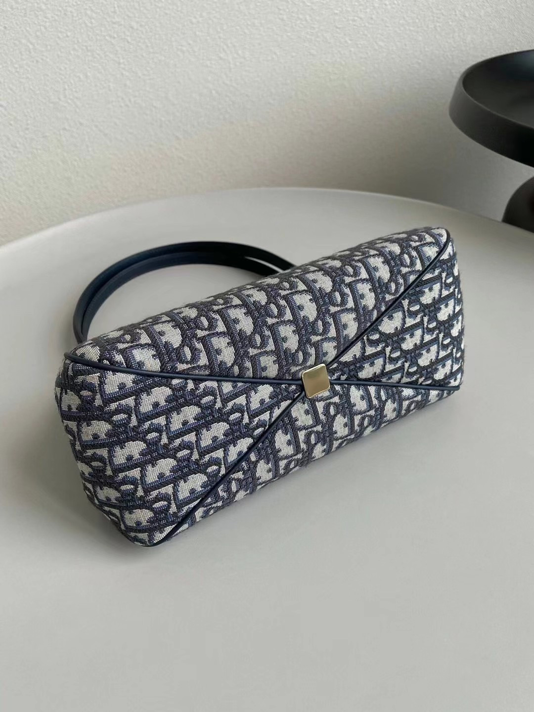 D*or medium key bag