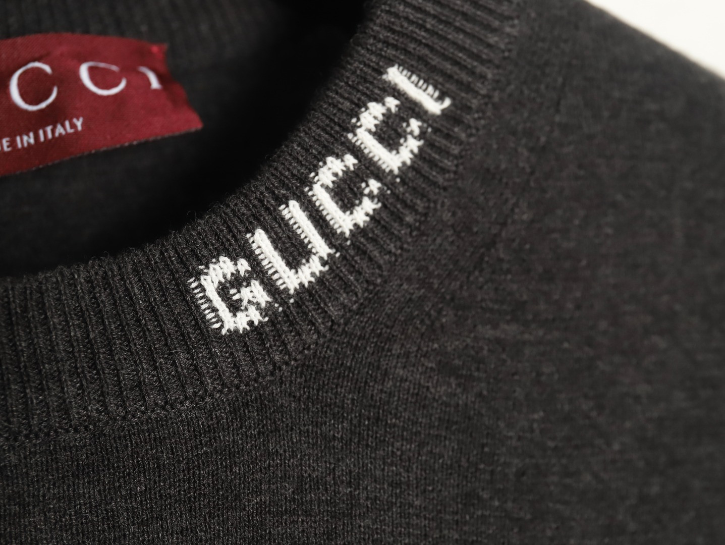 G*u*i guc knitted short-sleeved