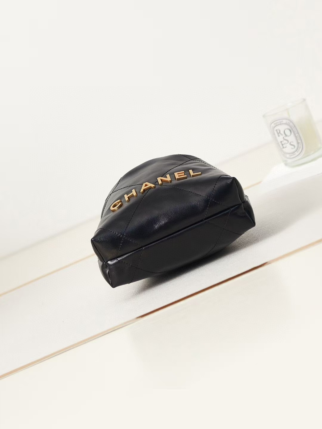 Ch*el 22 mini handbag shiny calfskin black 20 × 19 × 6 cm