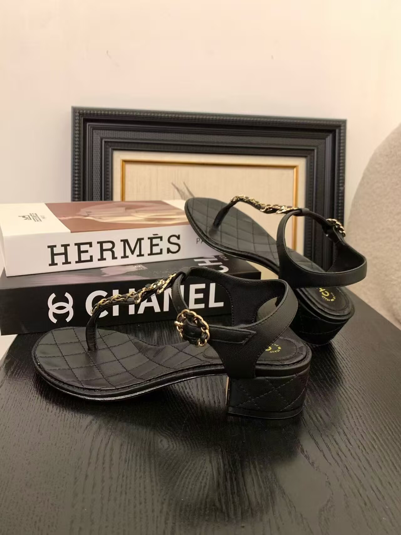 ua Ch*el thong sandals
