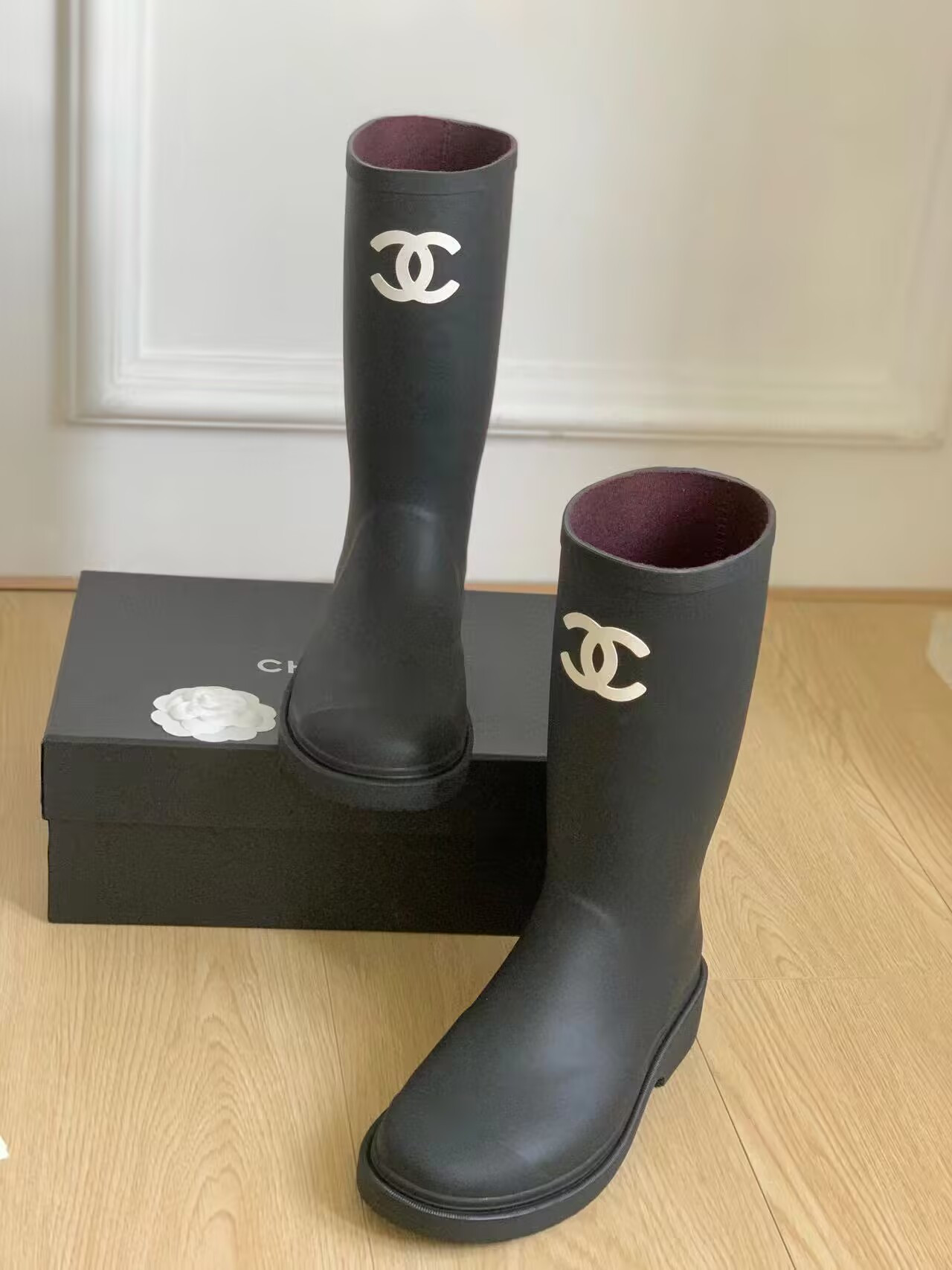 ua Ch*el boots