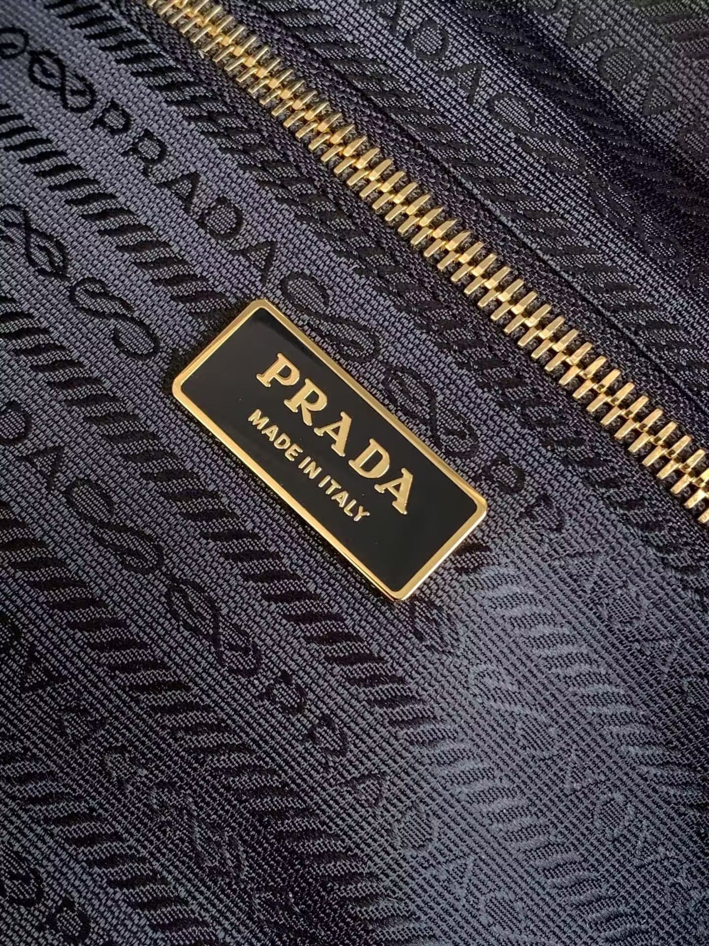 Pra*a dangle medium leather top-handle bag 14x30x13.5cm