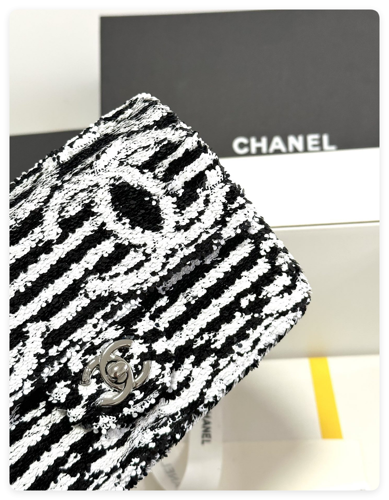Ch*el sequin flap bag 14x21x8cm