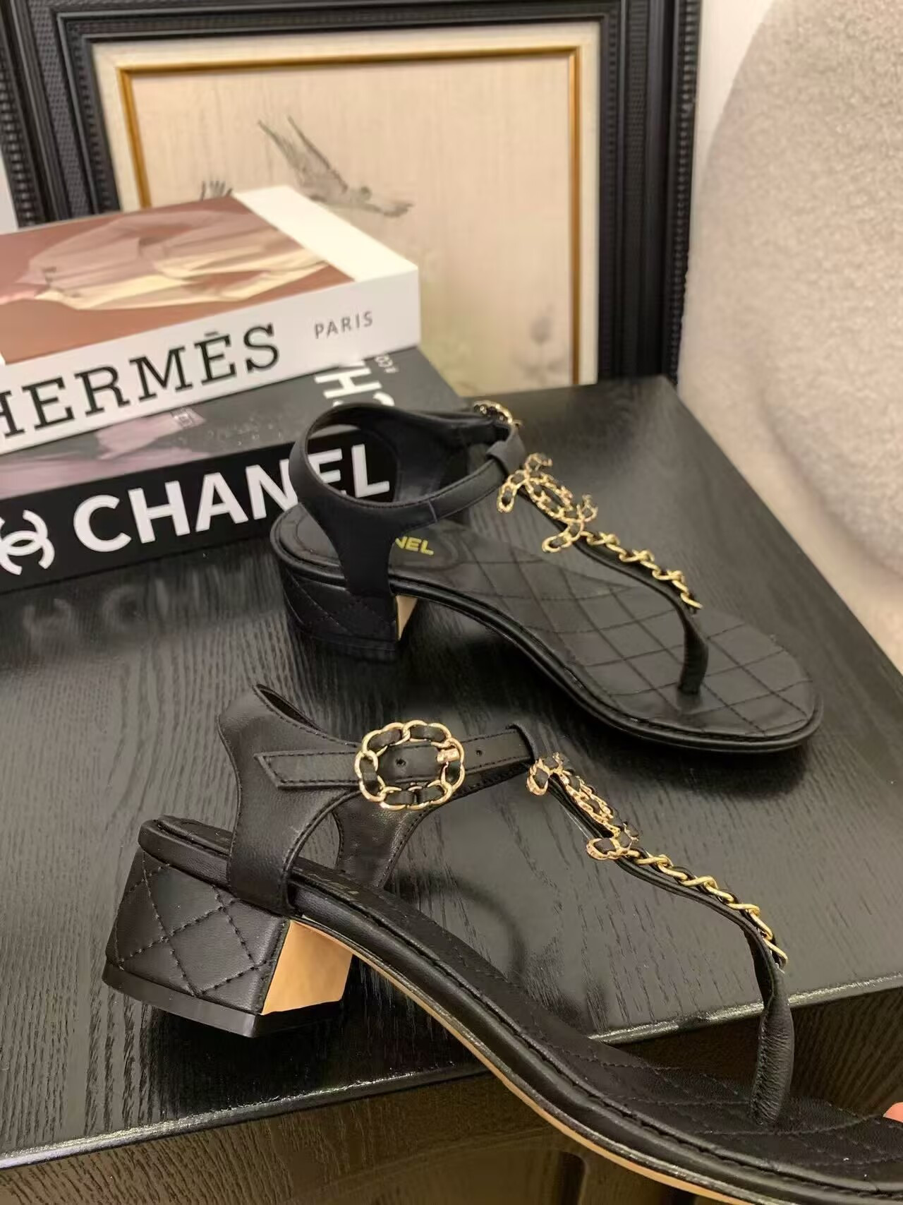 ua Ch*el thong sandals