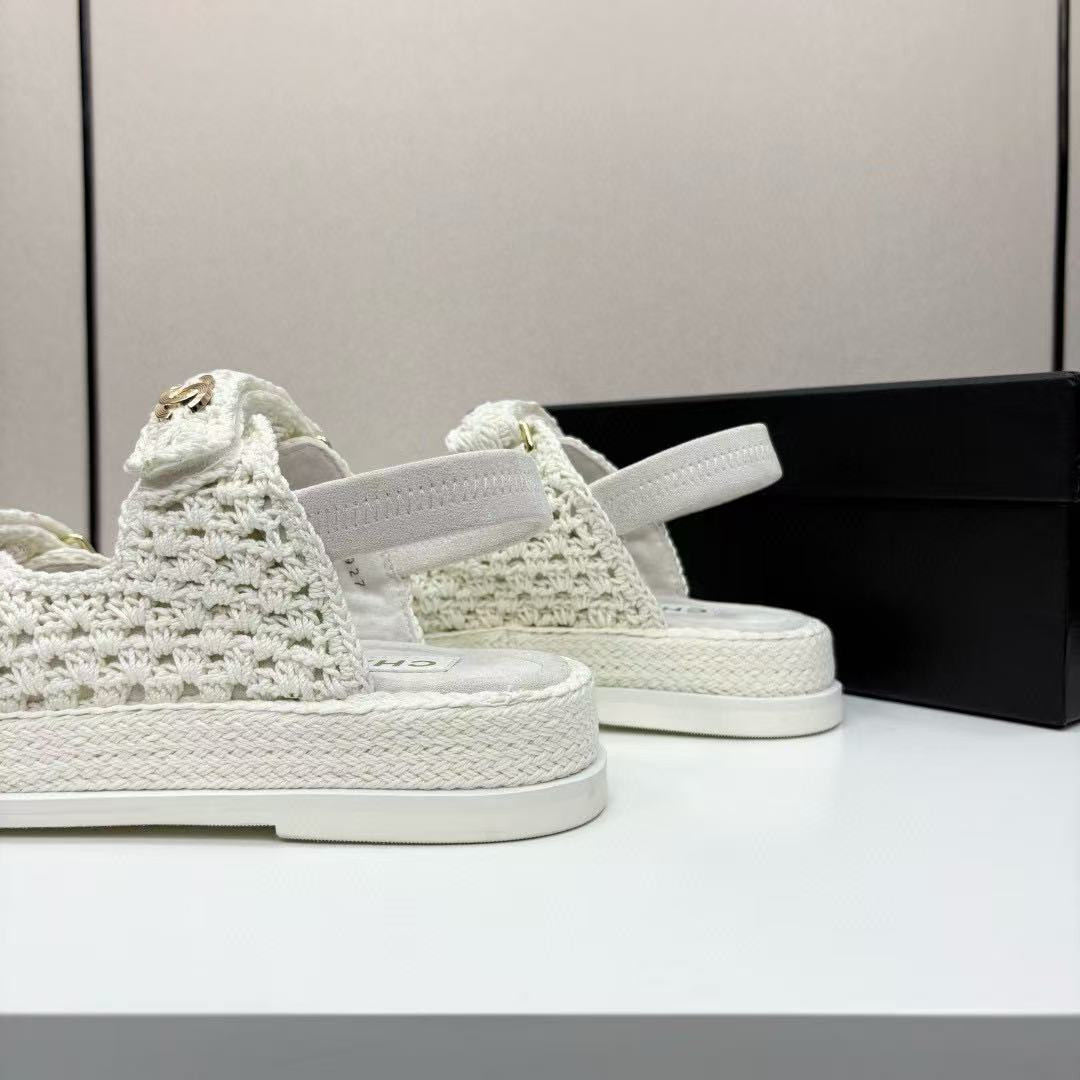 ua Ch*el sandals
