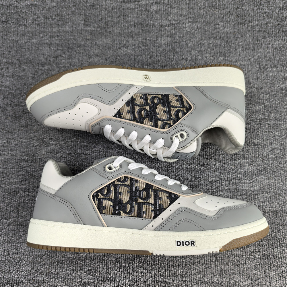 ua D*or sneaker