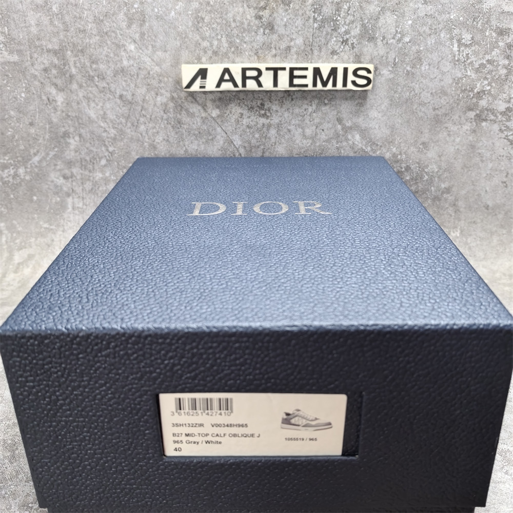 ua D*or sneaker