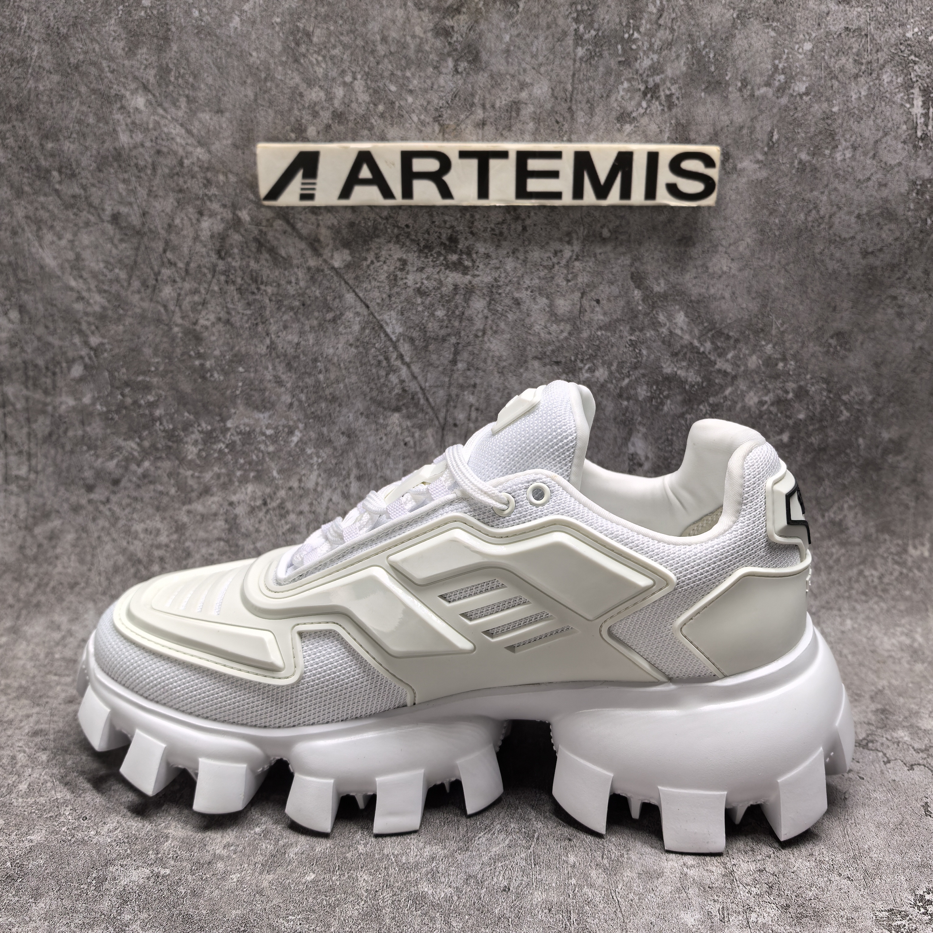 ua Pra*a sneaker