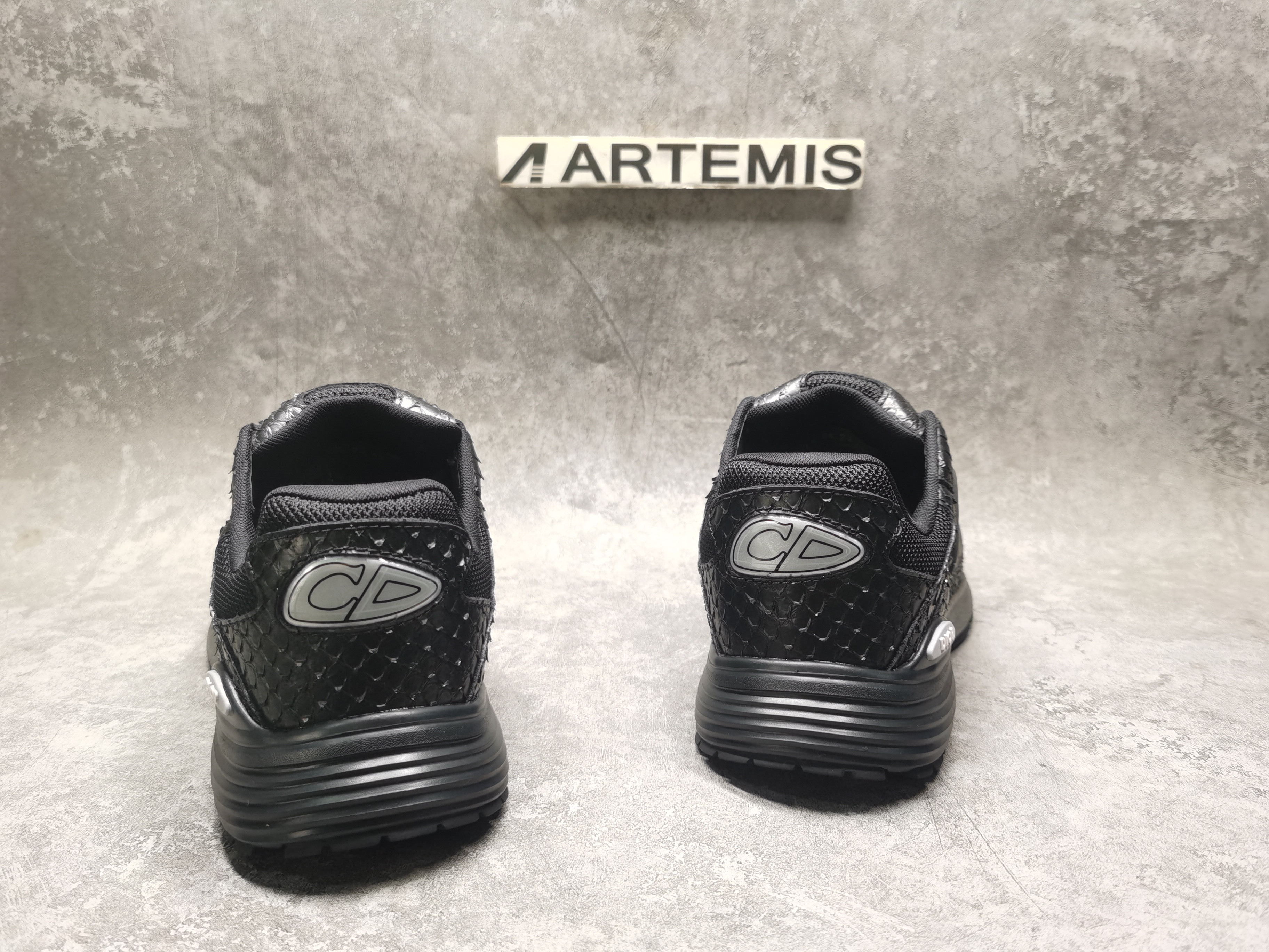 ua D*or b30