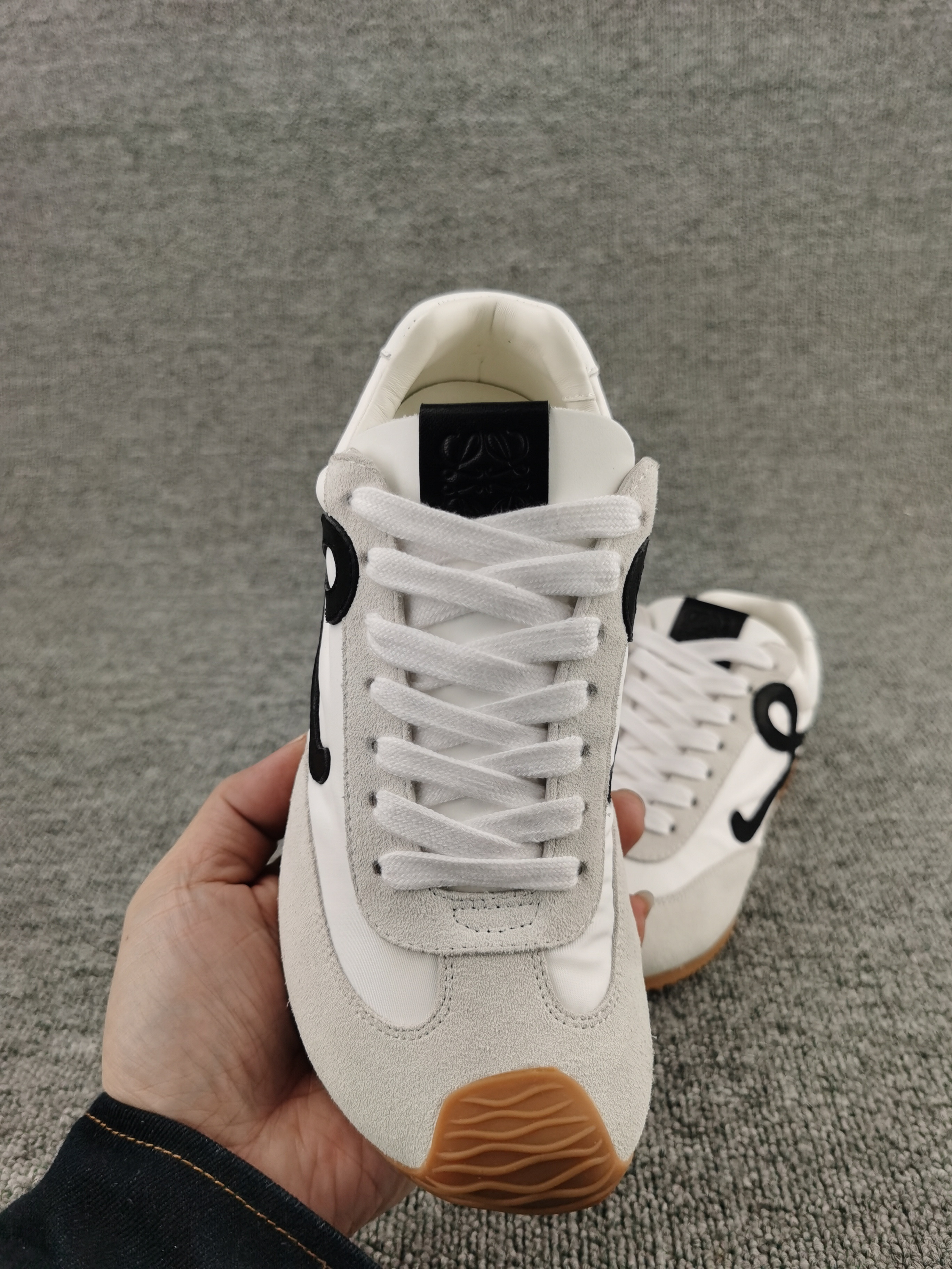 ua L0ew* sneakers