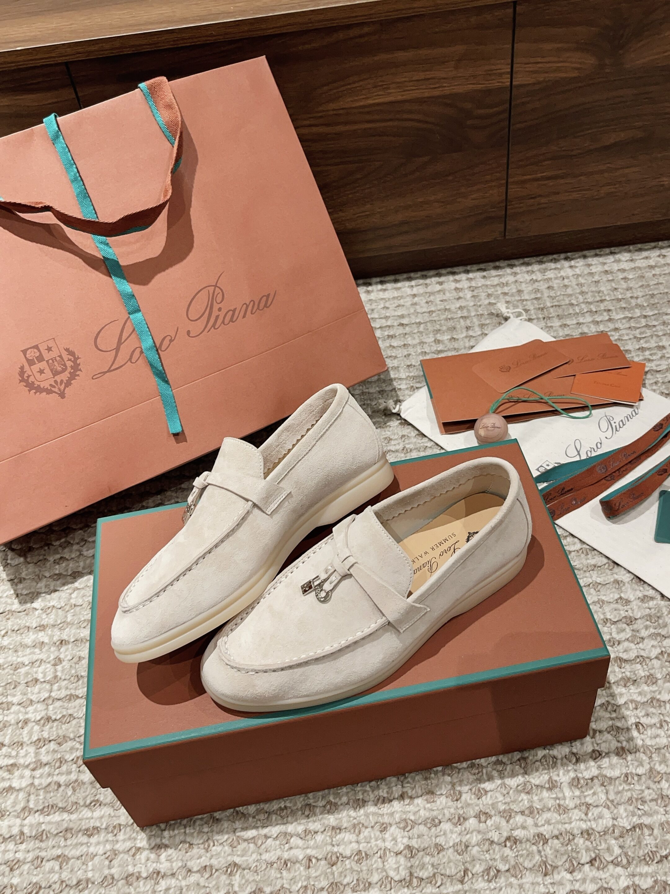 ua L**o p*ana summer charms walk loafers