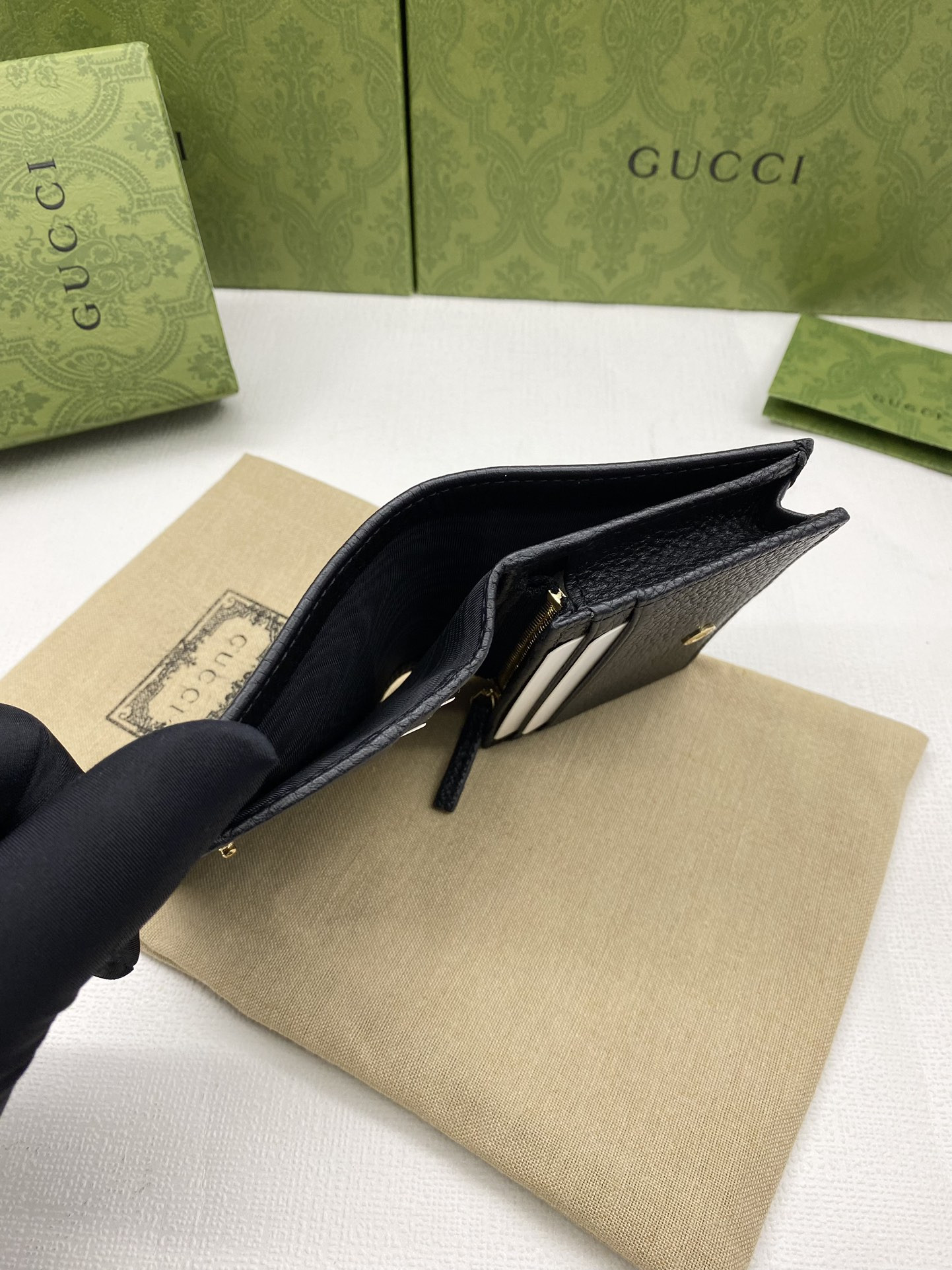 G*u*i huhu card wallet 11x8.5x3cm