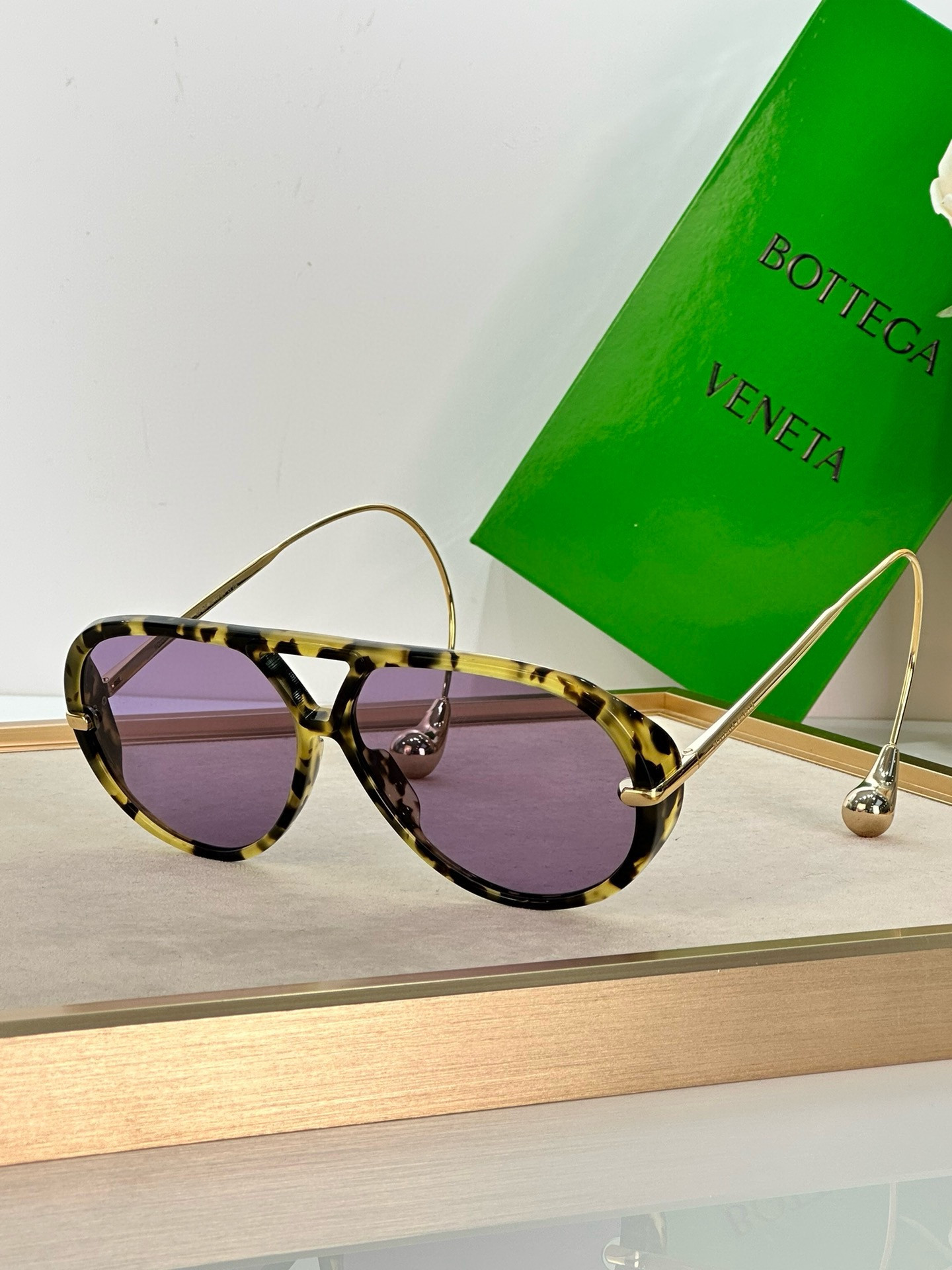 bo*te*ga Ve*ne*ta bv 24ss sunglasses