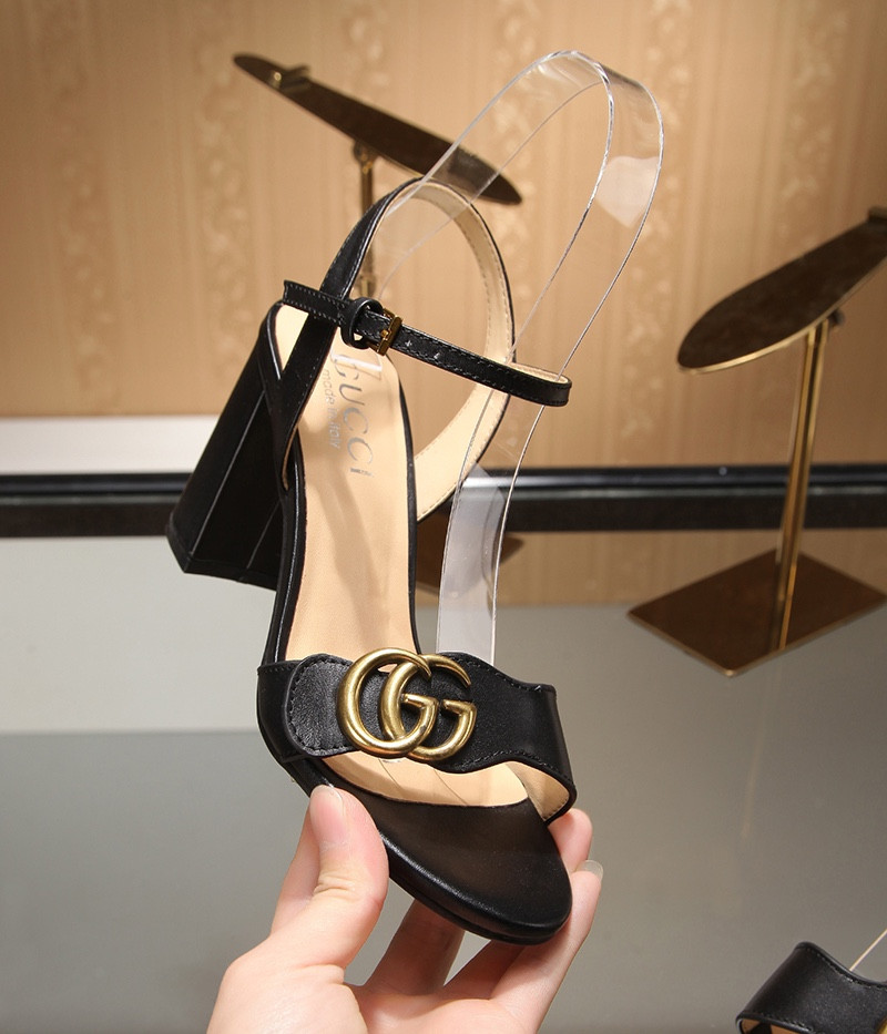 ua G*u*i horsebit mid-heel sandal