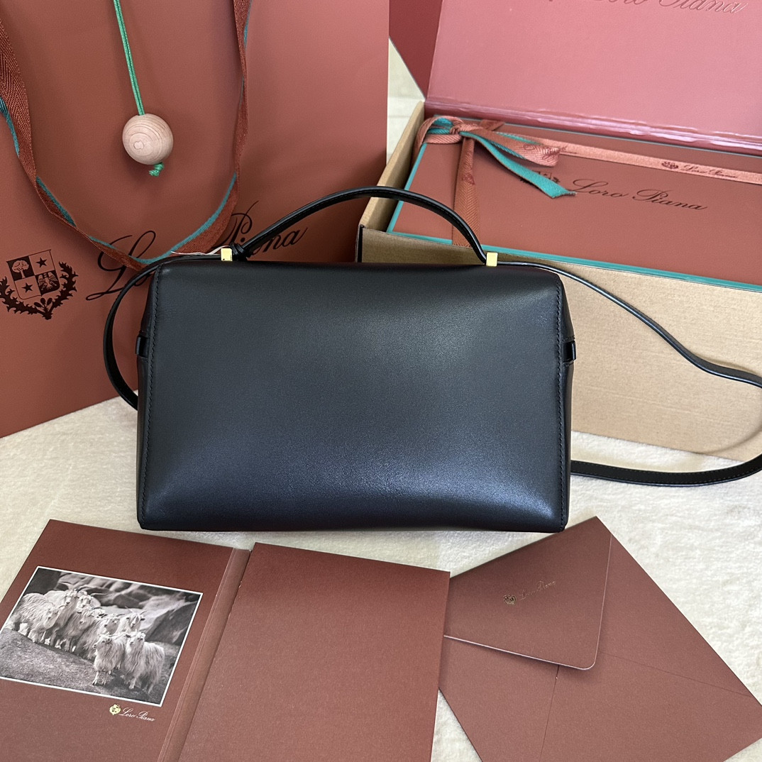 L**o p*ana extra pocket l27 ostrich leather 16 x 27 x 10 cm