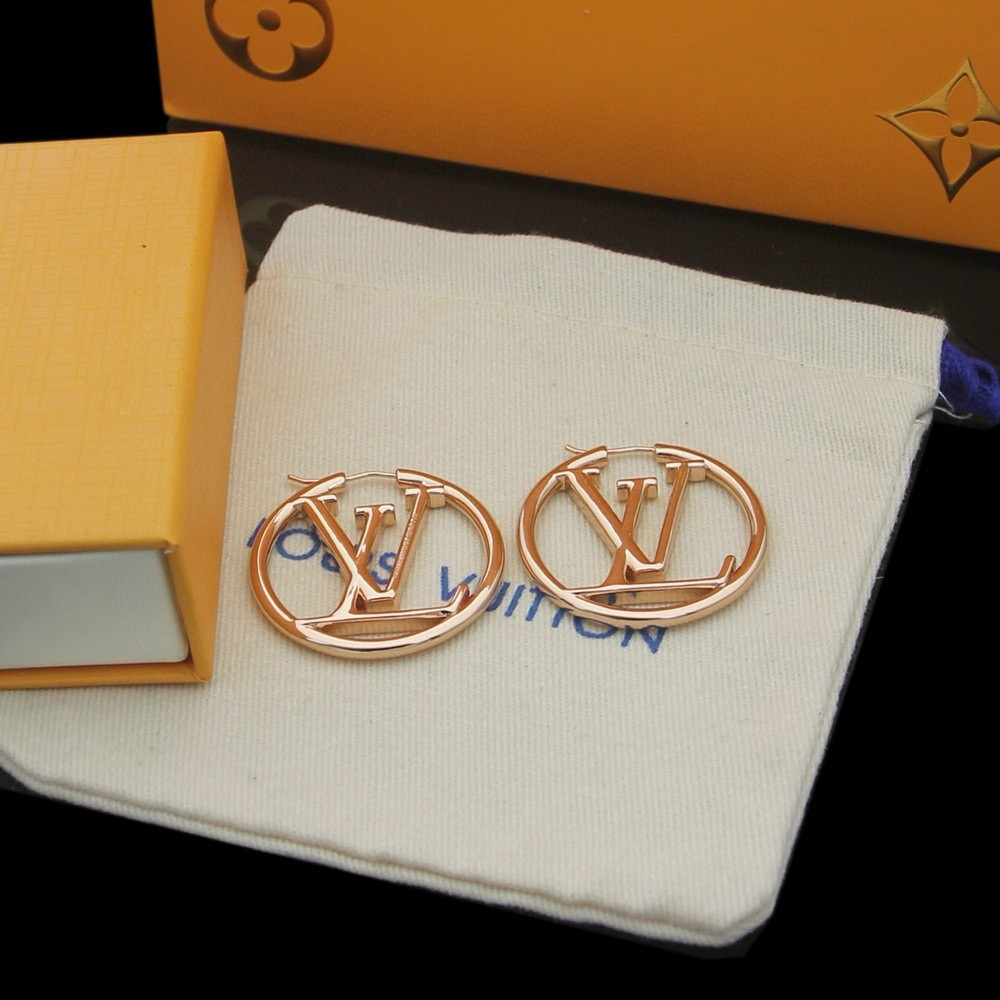 l0*is V*t0n earrings