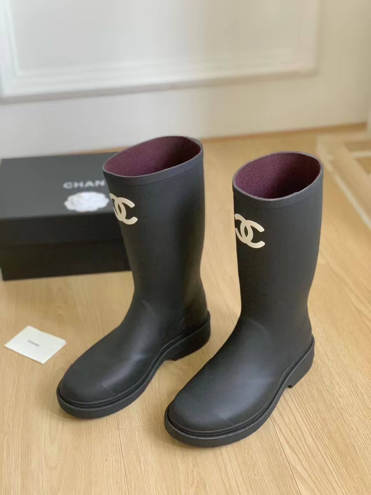 ua Ch*el boots