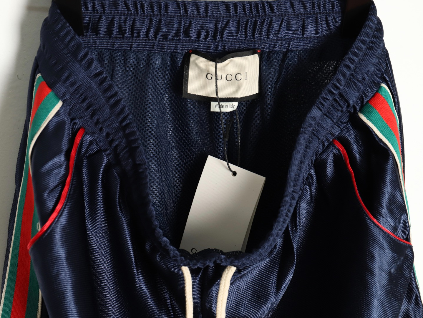 G*u*i shorts