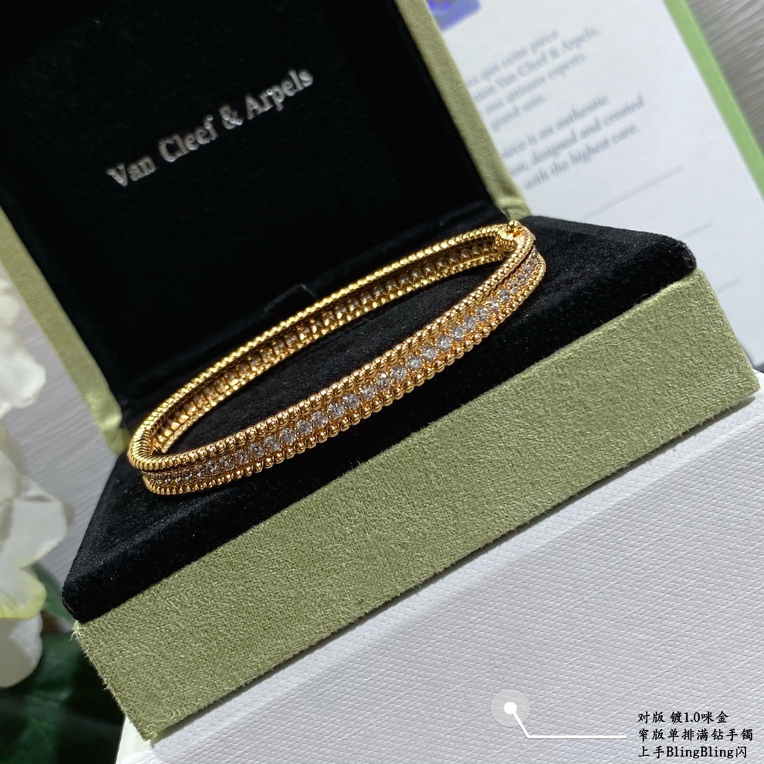 v*n cl*f & arpels narrow single row full Di*m*nd bracelet