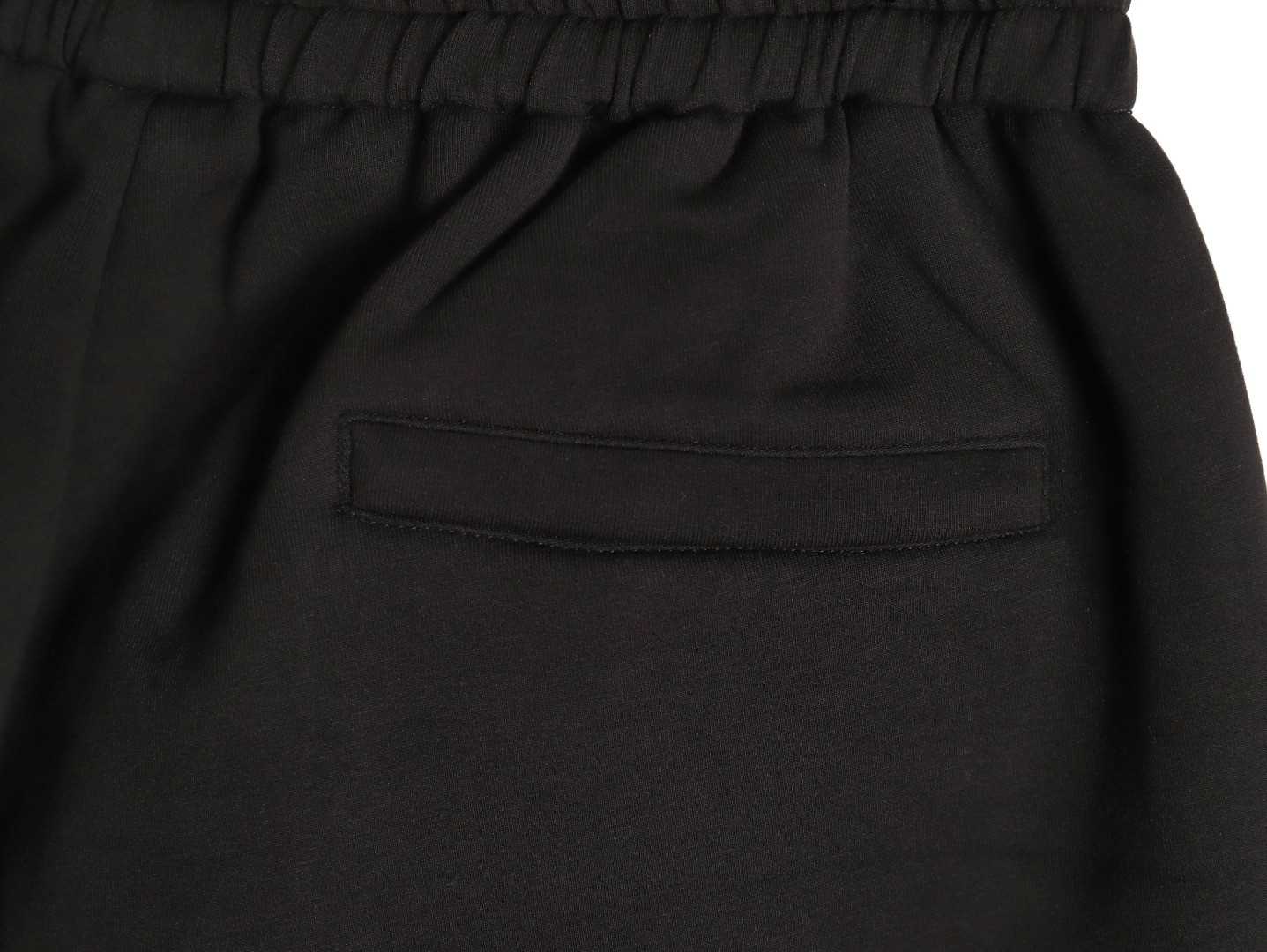 G*u*i guc shorts