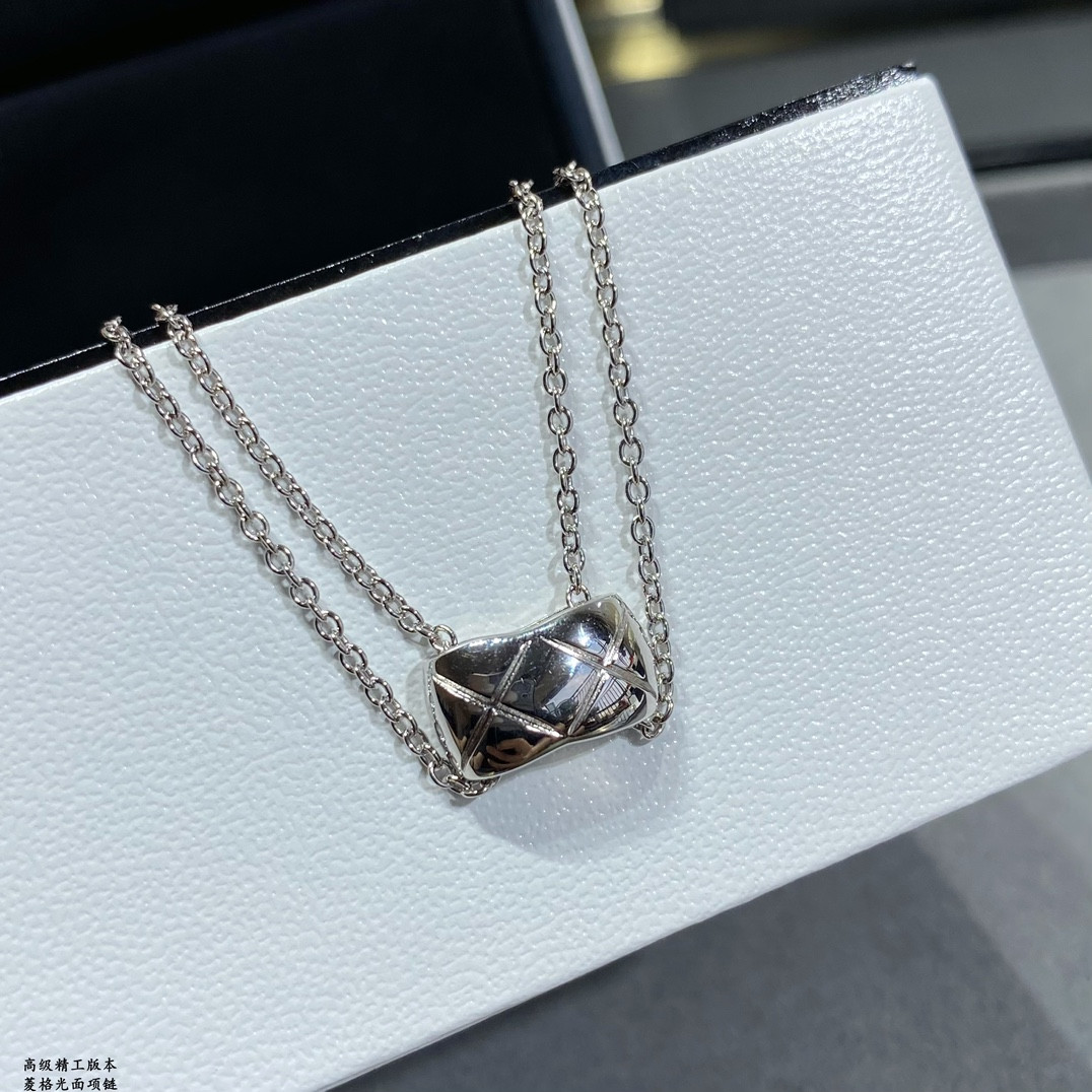 ch*el carved Di*m*nd polished necklace