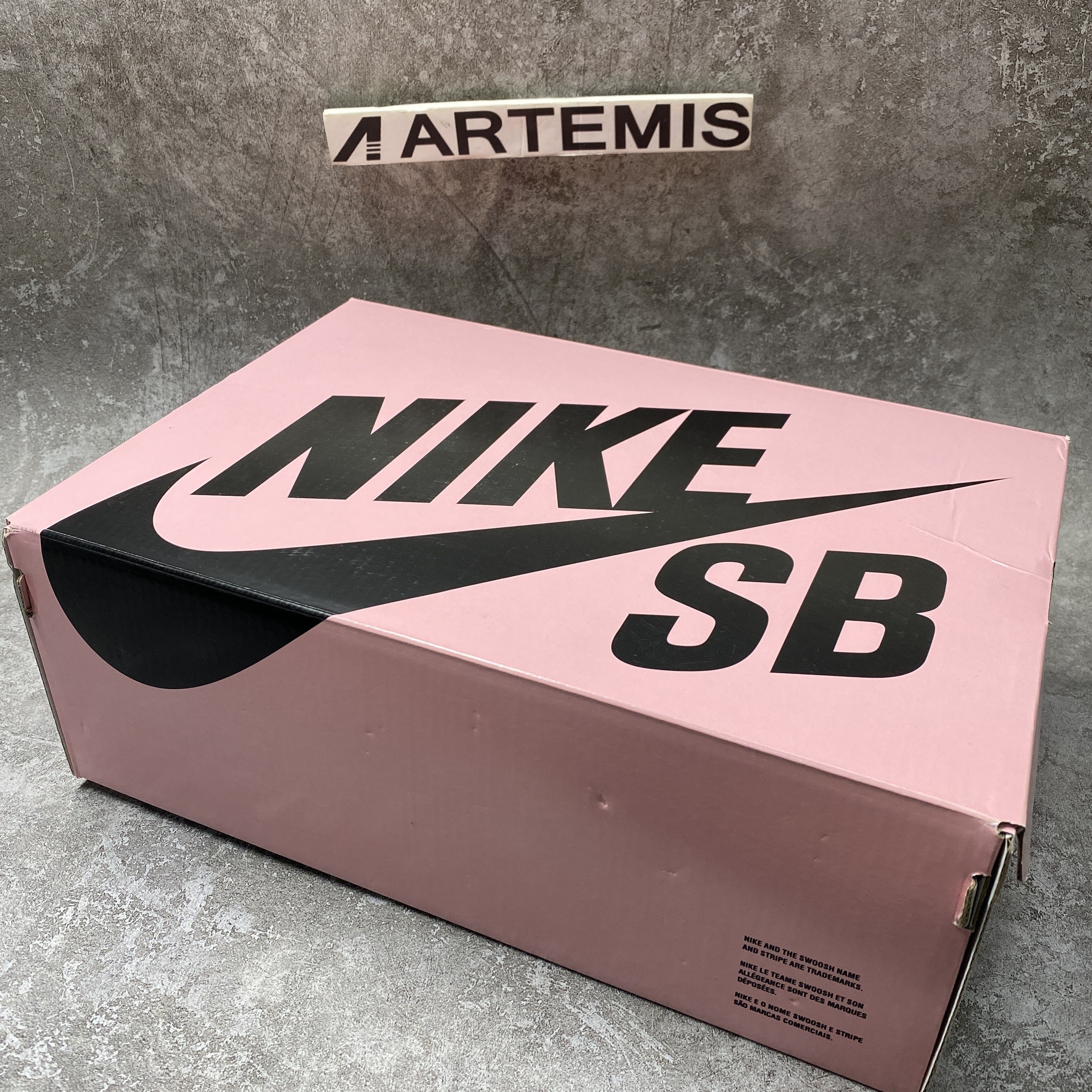 nike sb dunk low Di*m*nd s*pply co white Di*m*nd