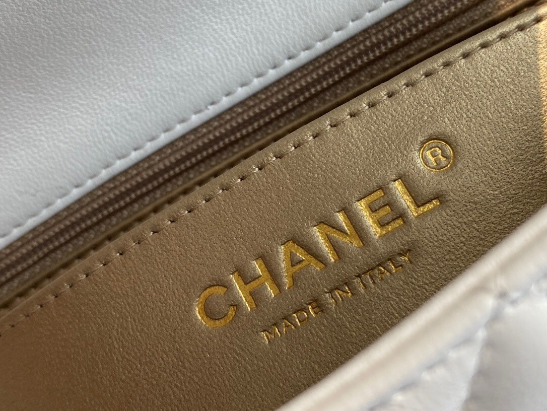 Ch*el card holder