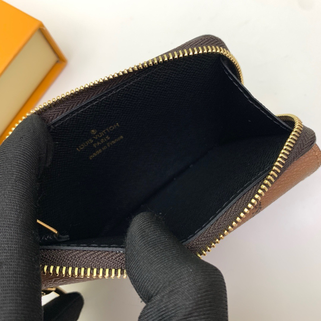LV M69431 Card Holder