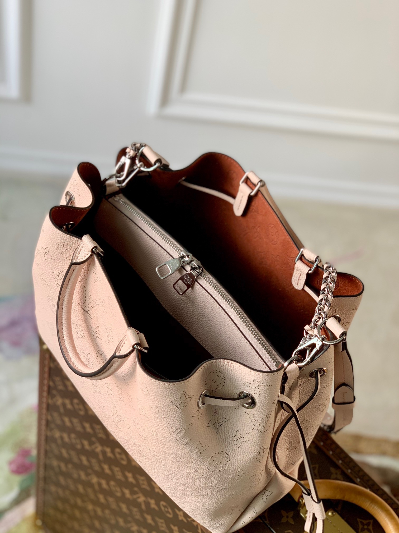 Bella tote M59203