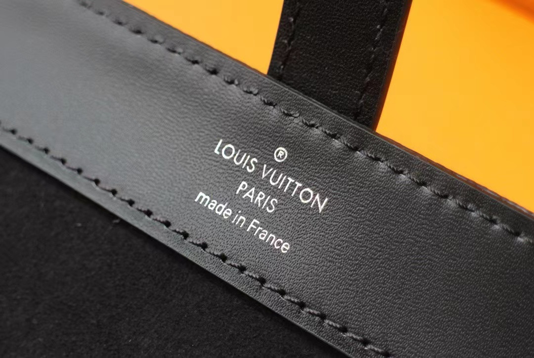 LV Watch Case M47530 20 x 8 x 8CM