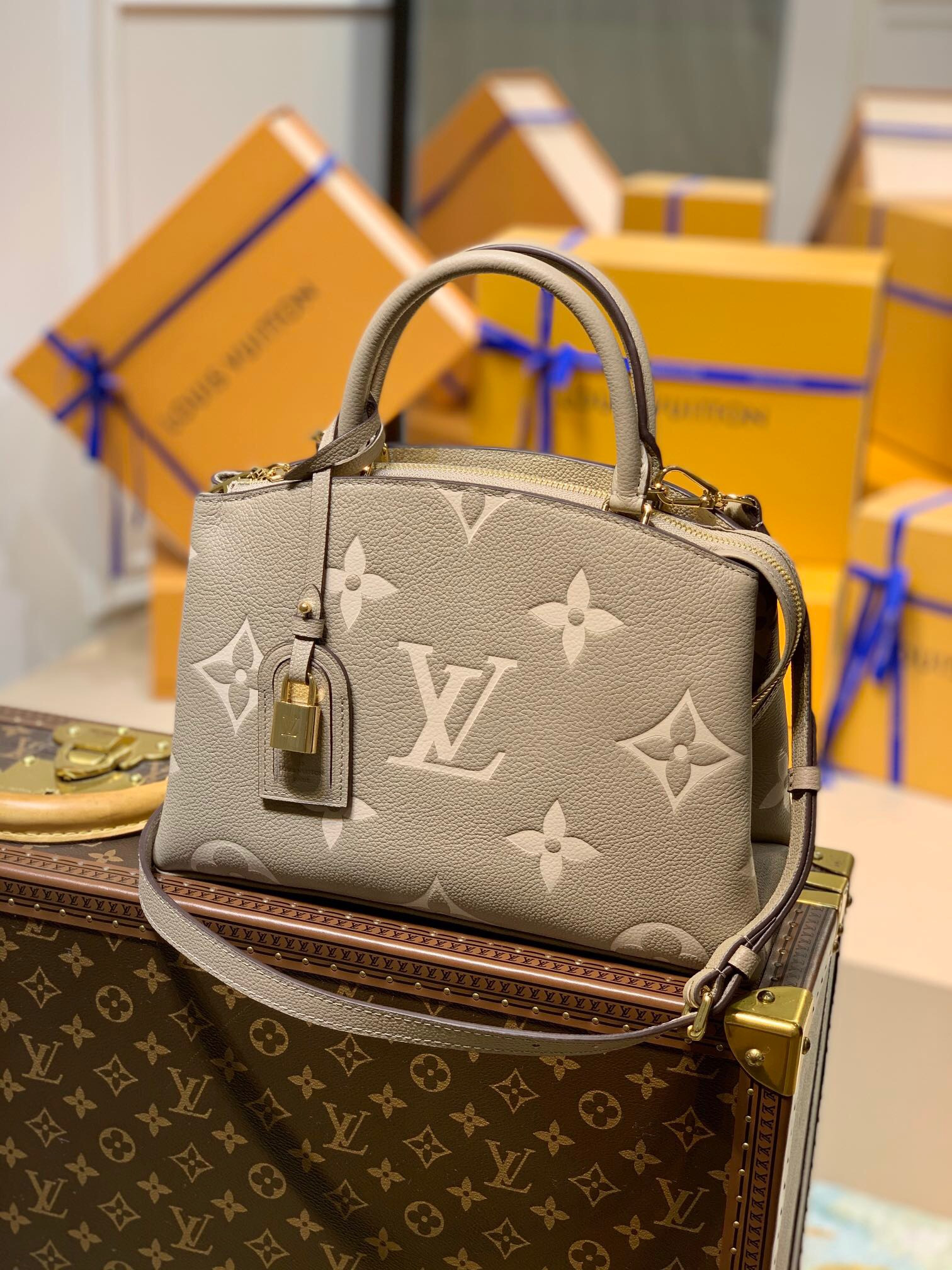 LV PETIT PALAIS M58914