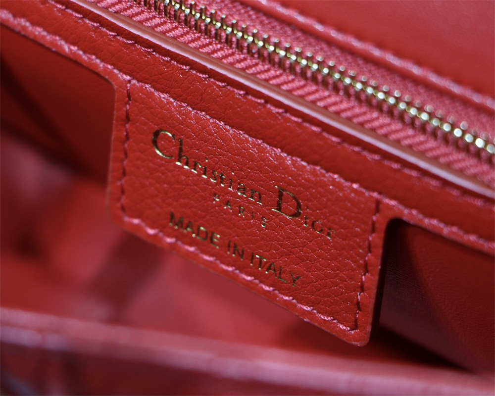 small d*or caro bag red S*pple cannage calfskin 20 x 12 x 7 cm