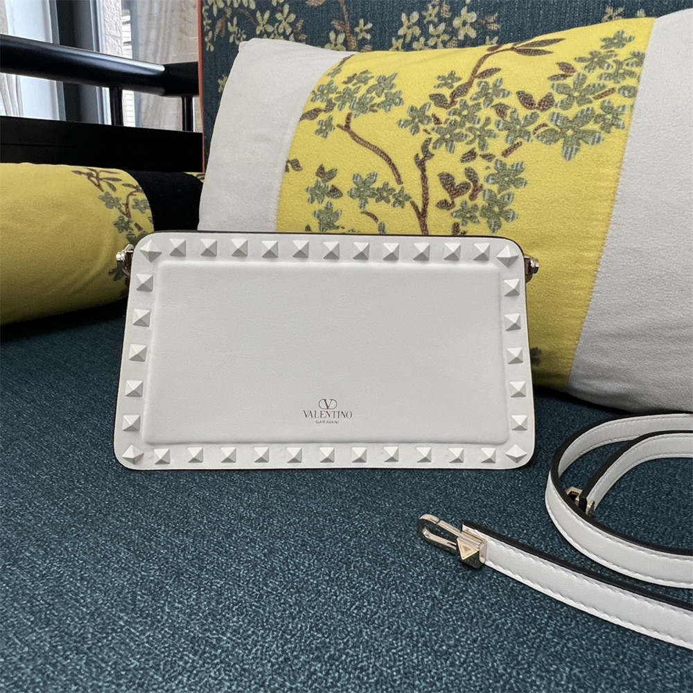 VALENTINO GARAVANI ROCKSTUD23 SMALL SMOOTH CALFSKIN SHOULDER BAG IVORY
