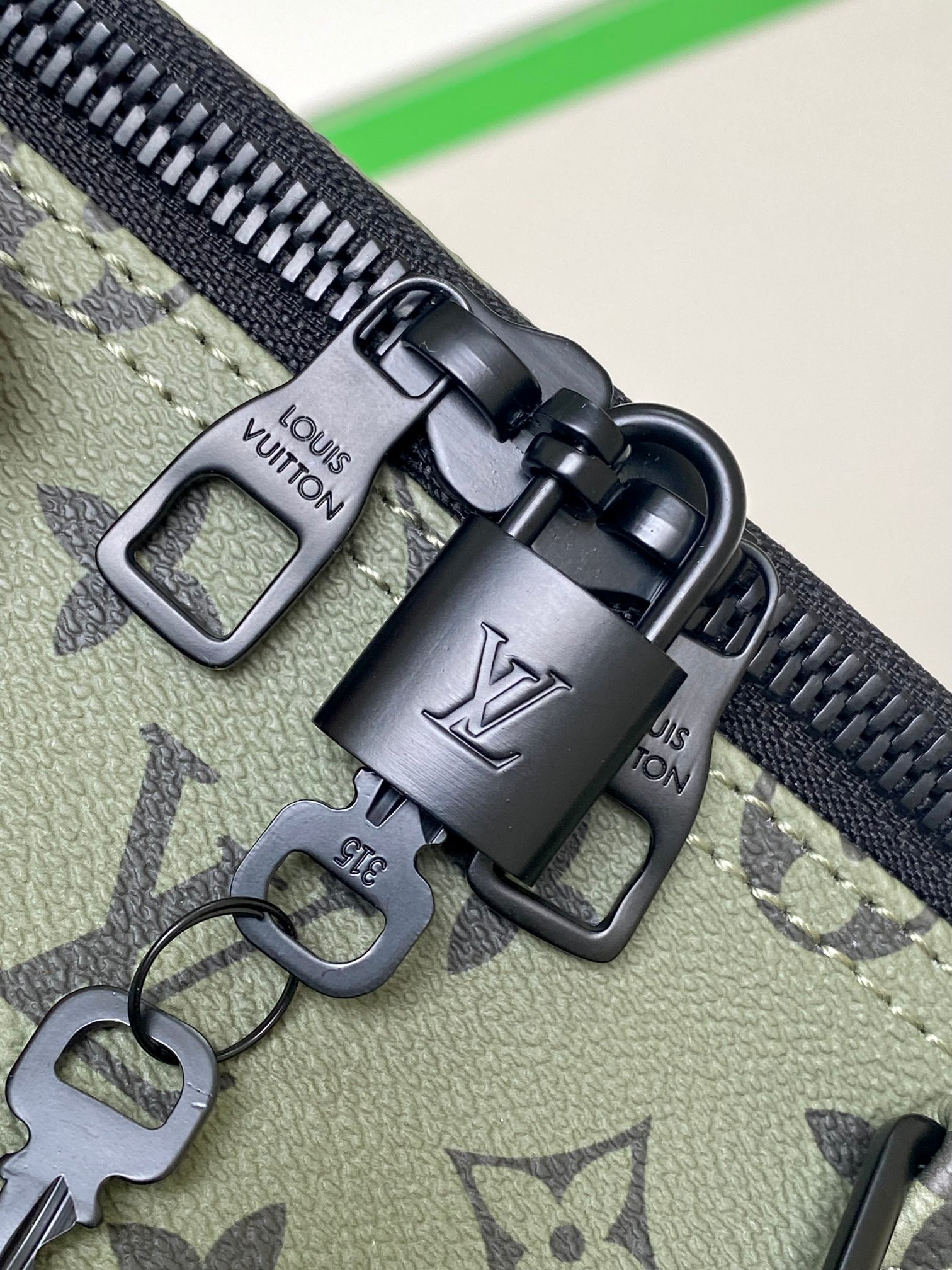 l0*is V*t0n keepall bandoulière 55 m23963