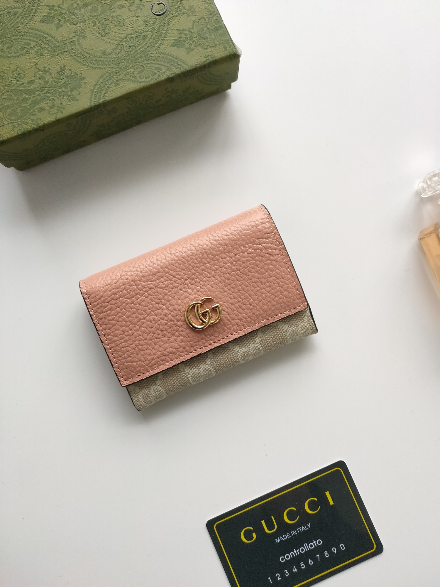 G*u*i gg  card case wallet